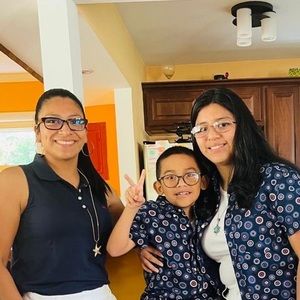 Meet your Posher, Flores